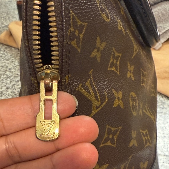 Louis Vuitton Alma Brown and Gold Monogram Tote dyed and sealed black - Picture 9 of 12